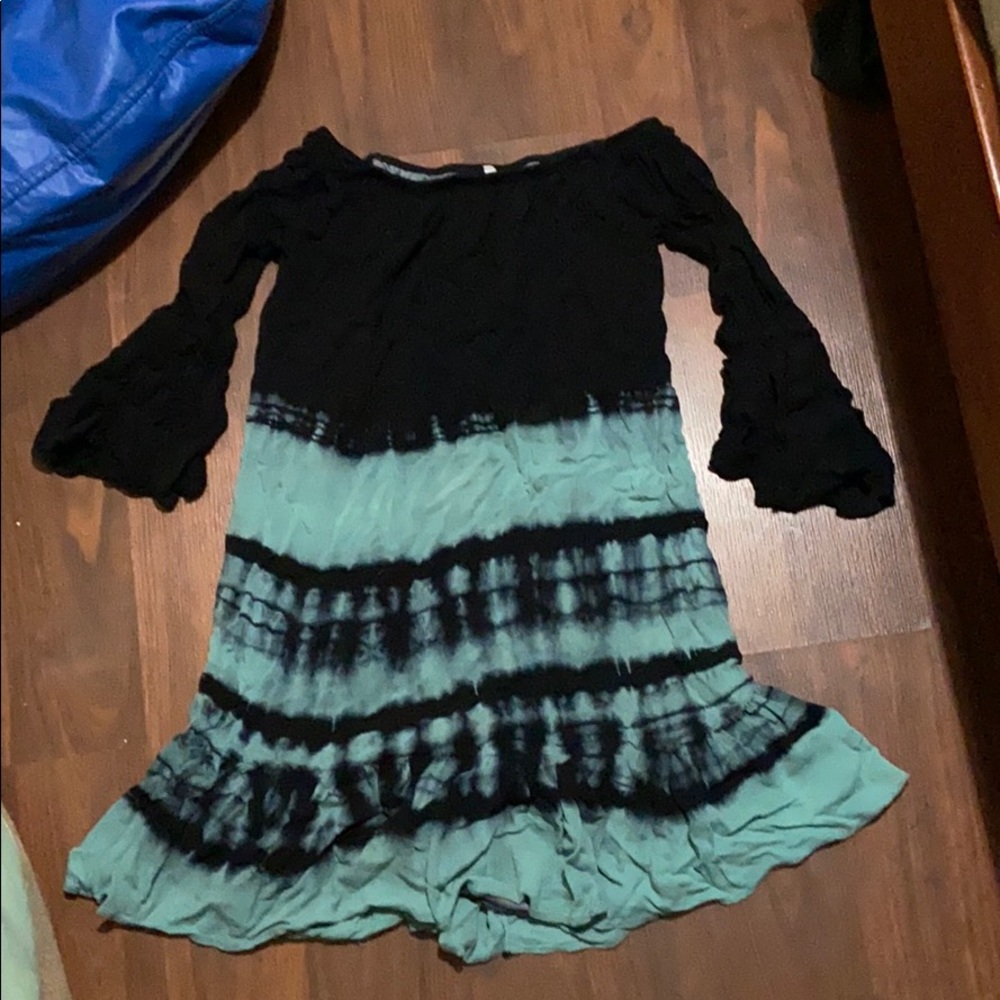 Can be a dress or a blouse